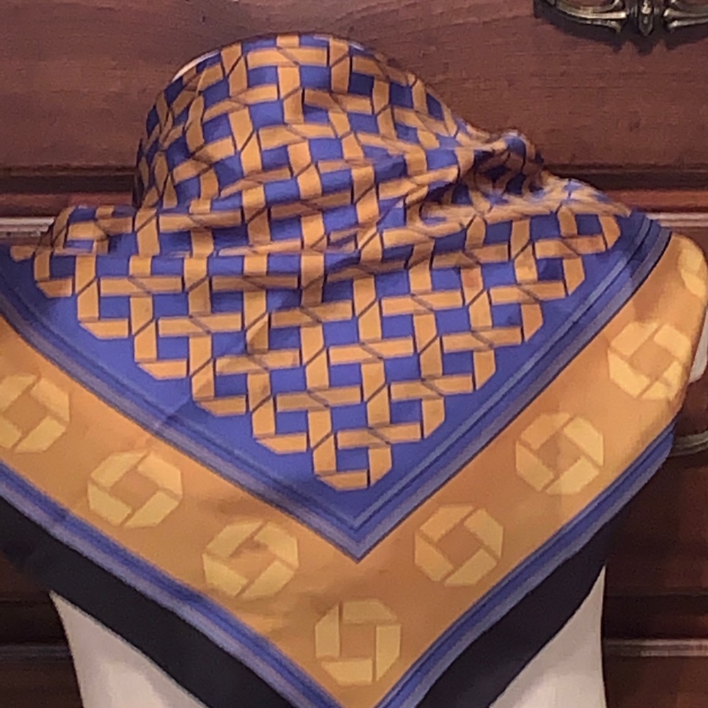 Chase Scarf